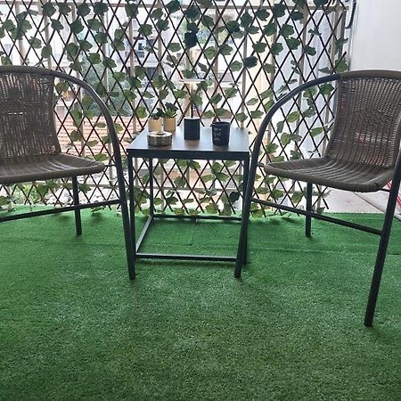 Vivian'S Deluxe Apartment Патра Экстерьер фото